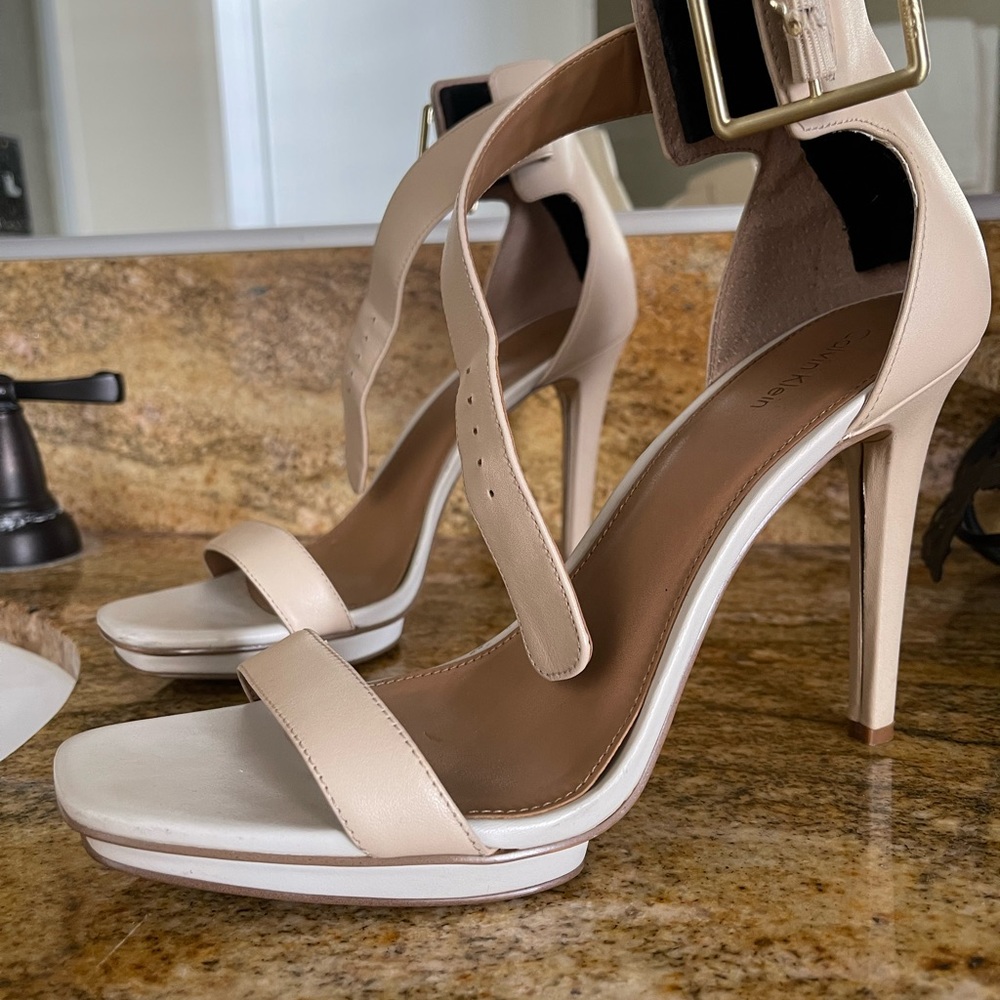 Calvin Klein tan heels size 9